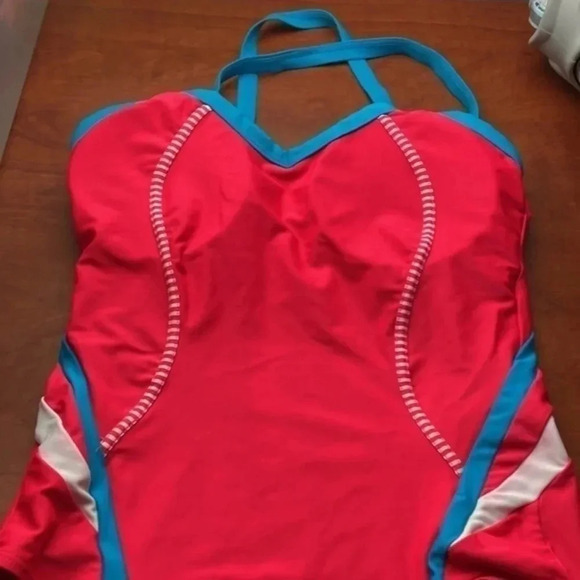 Un brand swimsuit  42 - Picture 3 of 16